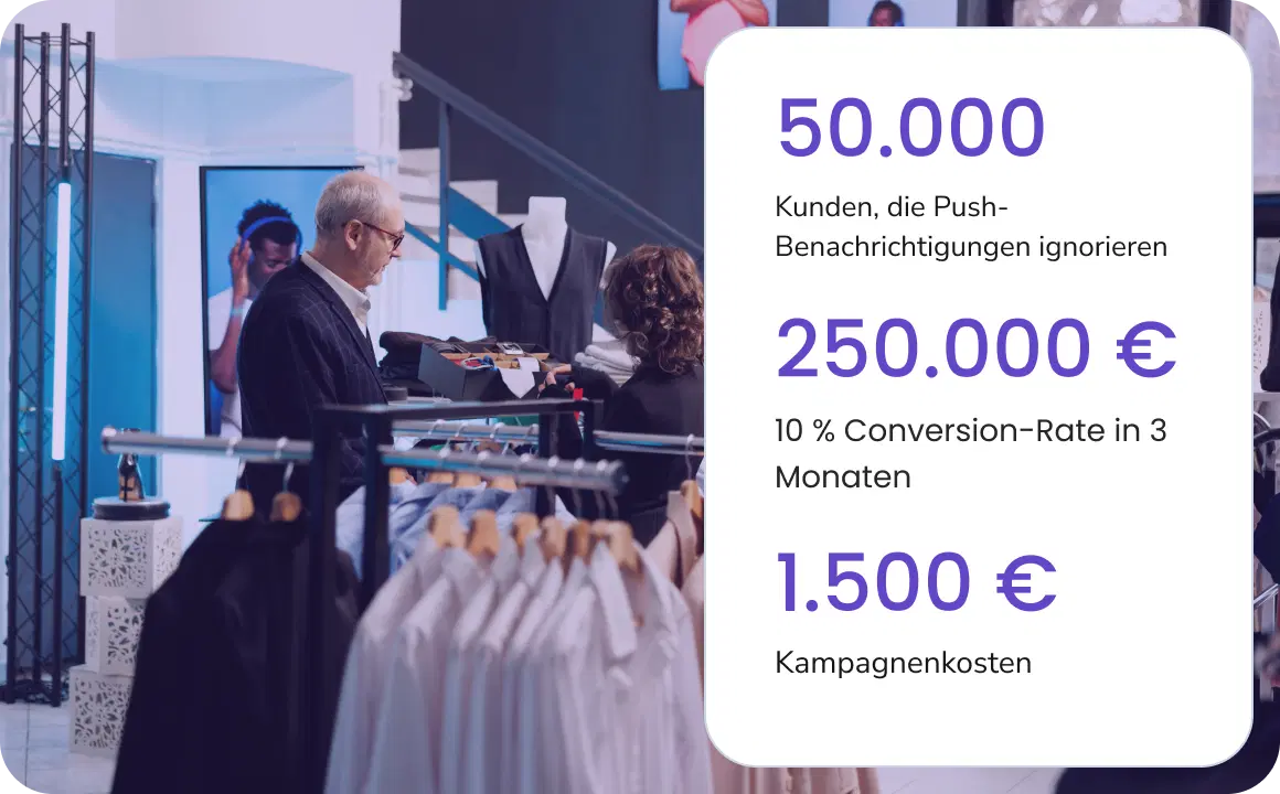 Käufer im Modegeschäft prüft Gürteloptionen in einem Laden, der TopMessage für Geschäftsnachrichten nutzt.